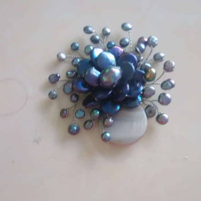 Bros mutiara Barok Black