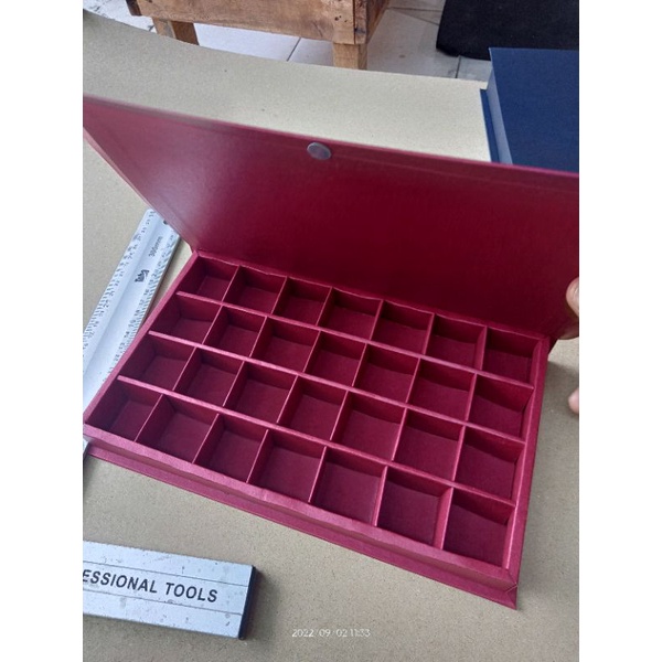 

SAGARA box kotak sekat 28 hard cover bisa magnet / tidak magnet