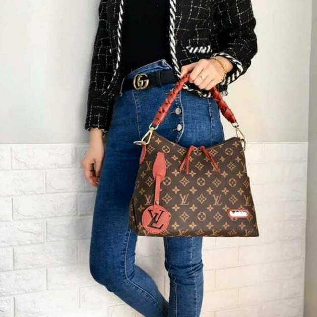 Lv kepang free pouch Premium
