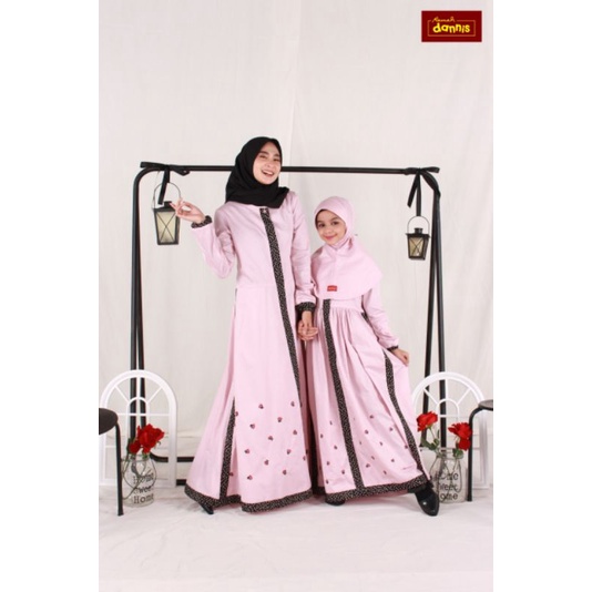 DANNIS DEWASA D TULIP COUPLE (mom & kids)