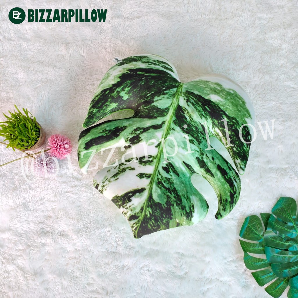 Bizzarpillow Bantal Sofa Bantal Daun Monstera Size M BZ151