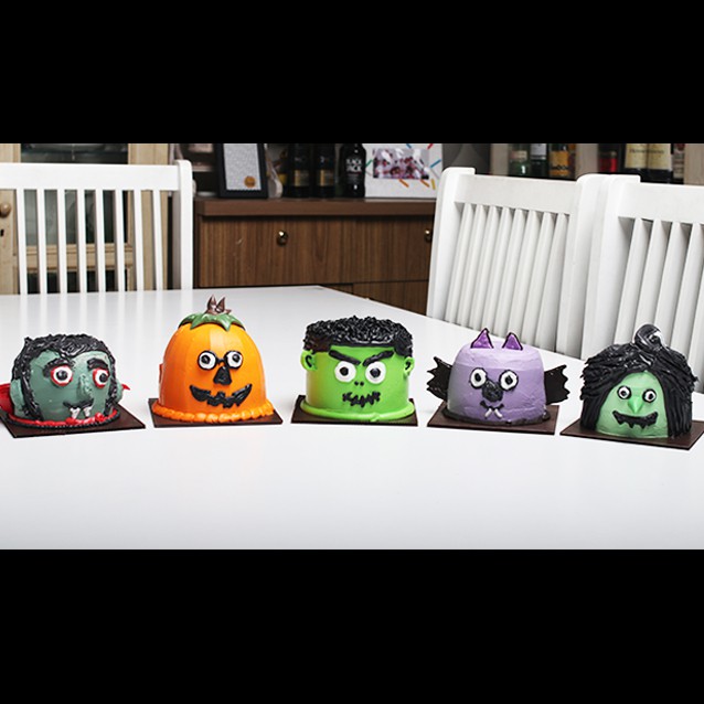 

Halloween Cake / Kue Coklat / diameter 8 cm / Per Piece