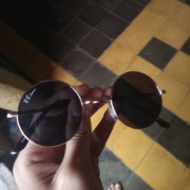 Kacamata Bulat (Vintage hitam)