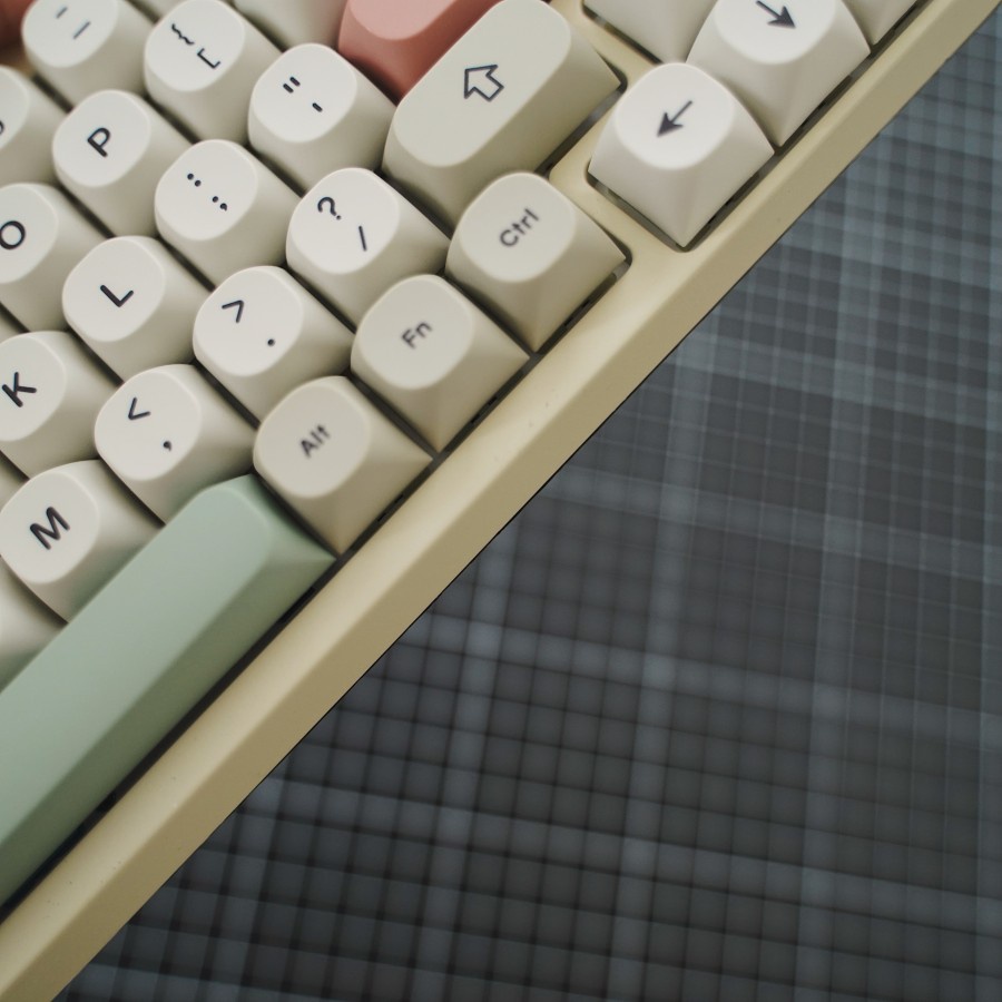 Mechanical Keyboard TOM 680 + Boba Switch + Keycaps 9009 Retro Jadul Vintage Look TOM680