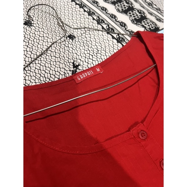 Preloved Tunik Graphis Merah