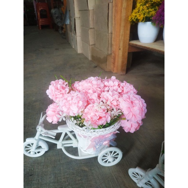 ornamen pot bunga sepeda