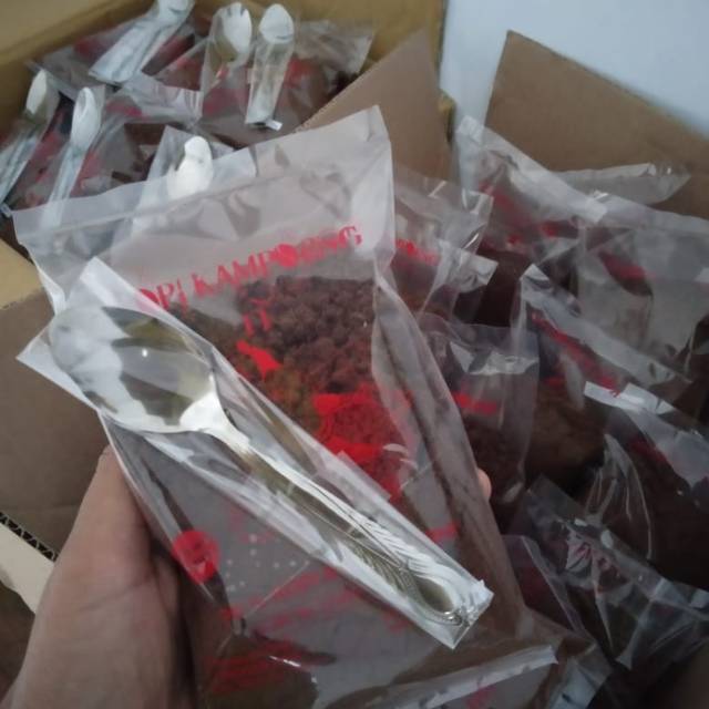 

Kopi bubuk gratis sendok