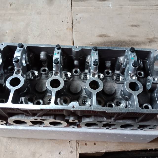 Cylinder Head Suzuki APV