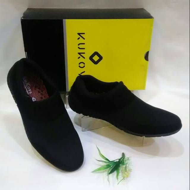 Sepatu cowok Kukovi VS888 hitam