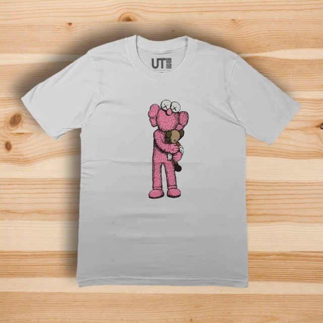 Kaos Uniqlo X KAWS Pink BFF
