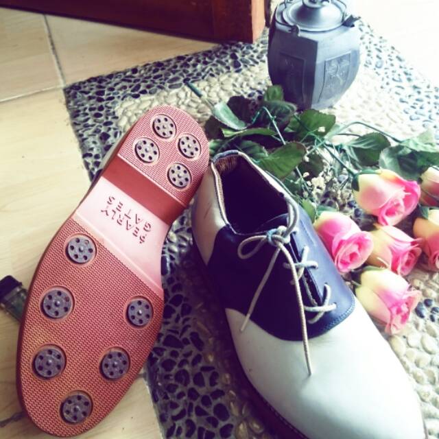 Sepatu Golf _Pearly Gates