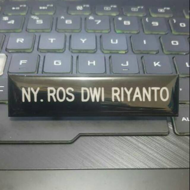 Nametag Papan Nama Dada Hitam Full Lapis Resin