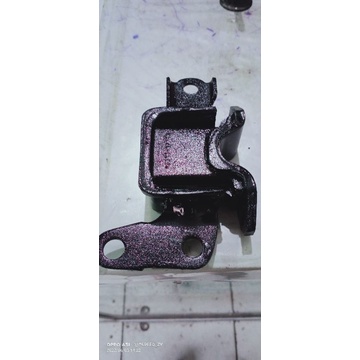 dudukan mesin belakang engine versneling charade G11