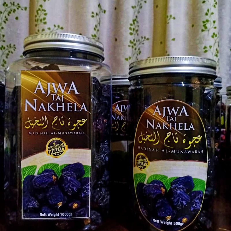 

Kurma Ajwa Taj Nakhela Madinah Al Munawwarah