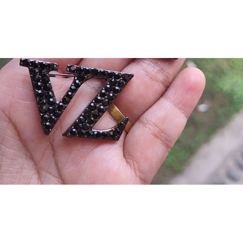 Bros VZ ala ala Brooch Vivi Zubedi ala ala, Bros Vivi zubedi-Permata Full black