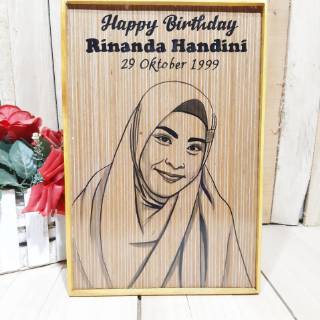 Lukisan kayu ukuran 30x40cm Kado ulang tahun Wisuda 