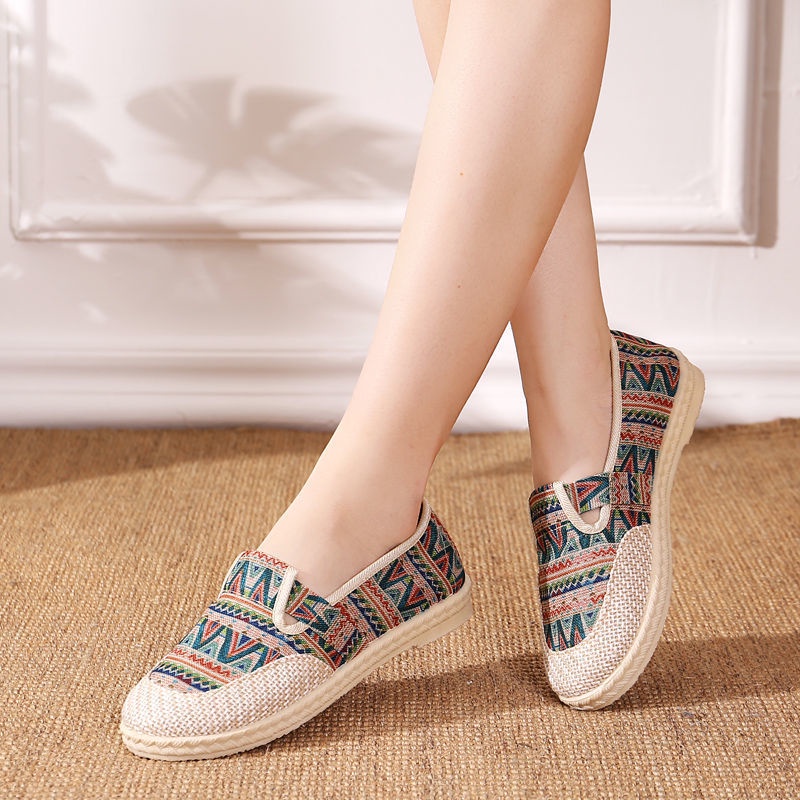 Sepatu wanita slip-on, Mules &amp; mary janes YANMA sepatu batik model slip on terbaru