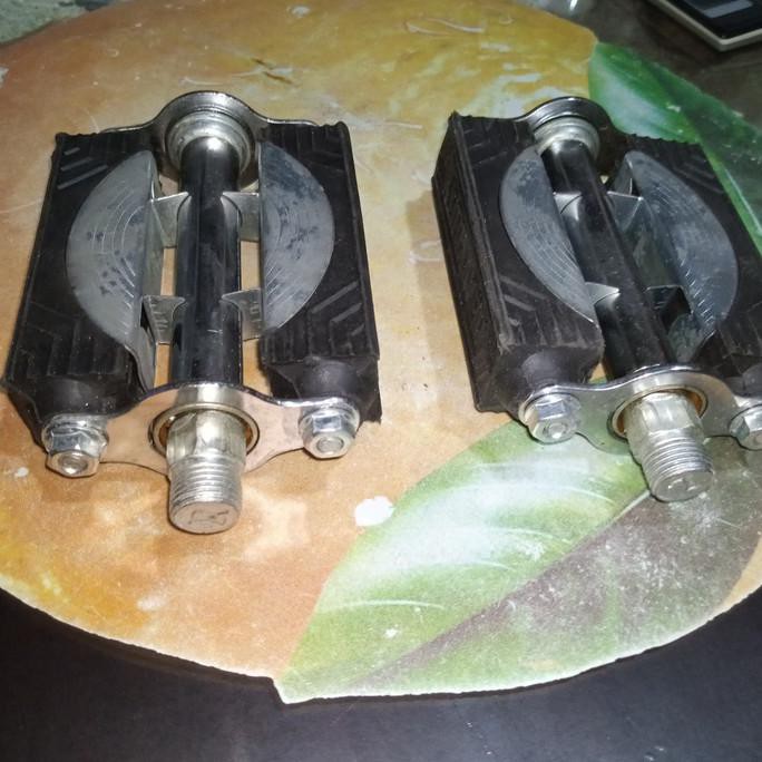 HEMAT SEPASANG PEDAL SEPEDA ONTEL OJEK JADUL SEPEDA KUNO