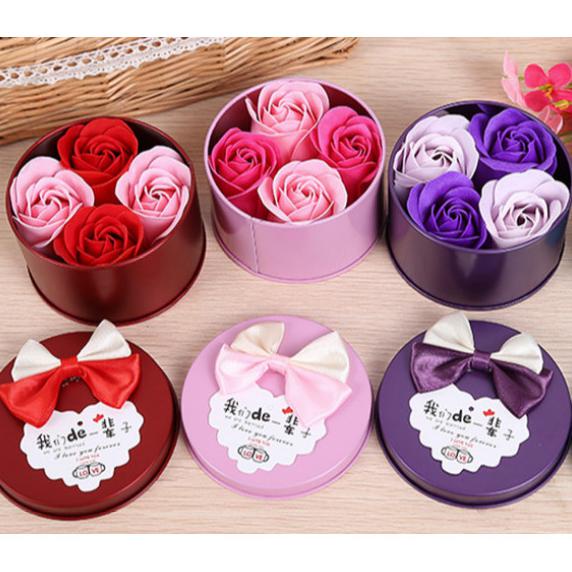 

Bunga Mawar Set Elegan Hadiah Valentine/ Kotak kado Bunga Marar wisuda