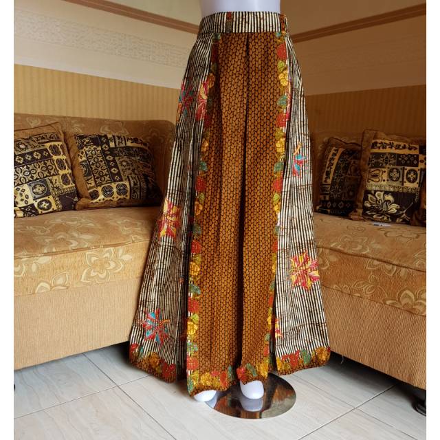 Rok rempel batik