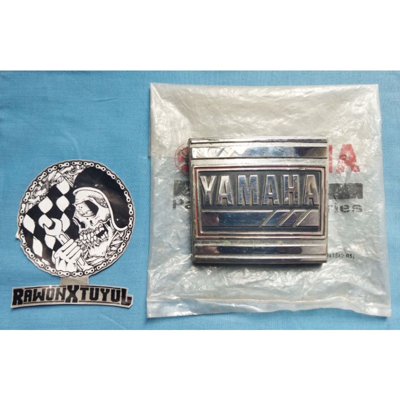 emblem dasi logo dada panel depan yamaha alfa original nos