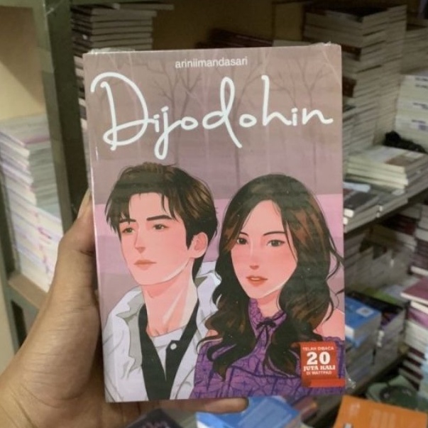 NOVEL  KERTAS BOOKPAPER Pengarang : Ariniimandasari