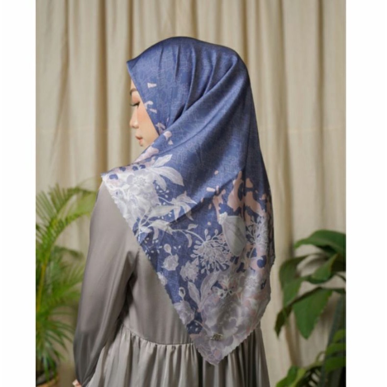 DISKON 50% HANYA HARI INI  NOORA MELODI NUSANTARA SERIES SASANDO SCARF ( BLUE PANSY )