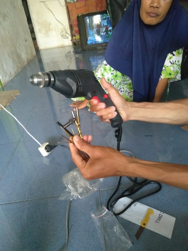 Max Class Mesin Bor Listrik 10mm Bolak Balik