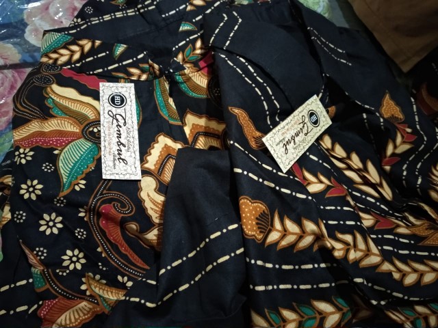 Nizara [realpict] - Batik Couple Prasasti 2575 Gold