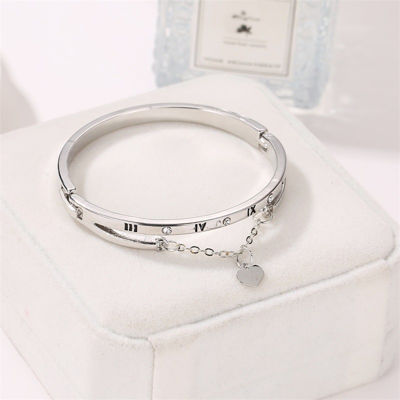 Gelang Wanita Aksesoris Fashion Titanium Motif Love Untuk Wanita Import-3