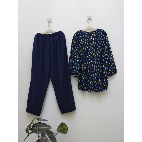 SET WANITA BAHAN RAYON MOTIF BUNGA MATAHARI/MOTIF BUNGA KANCING /SET WANITA TERMURAH/STELAN WANITA TERBARU/TERMURAH/ONE SET KEKINIAN/TERVIRAL/COD/JUMBO/BAHAN JATUH/TERHITS/BAJU SANTAI/BAJU NON FORMAL/BAJU SEHARI-HARI/BUSUI/XXL/ONE SET TERBARU/STELAN WANIT