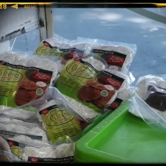 

Cireng cipaganti isi [[keju,sosis,kornet,abon]]