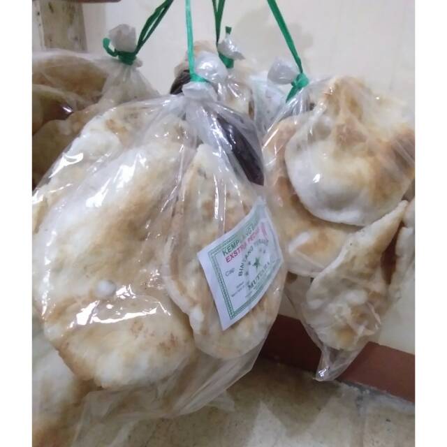 

Kerupuk kemplang bantat