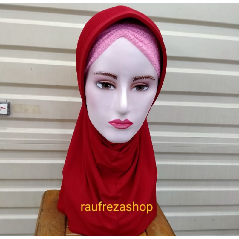 hijab sport merah cabe