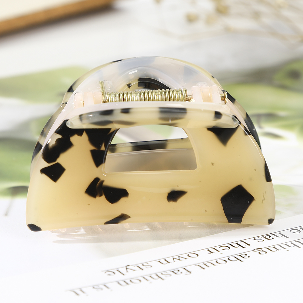 Korean 6cm Hair Clip Fashion Simple Claw Clips Women Wild Hair Clamp Girls Hair Accessories