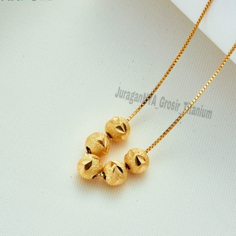 KALUNG TITANIUM BOLA 5 PASIR PERHIASAN EMAS ANTI KARAT DAN ANTI LUNTUR