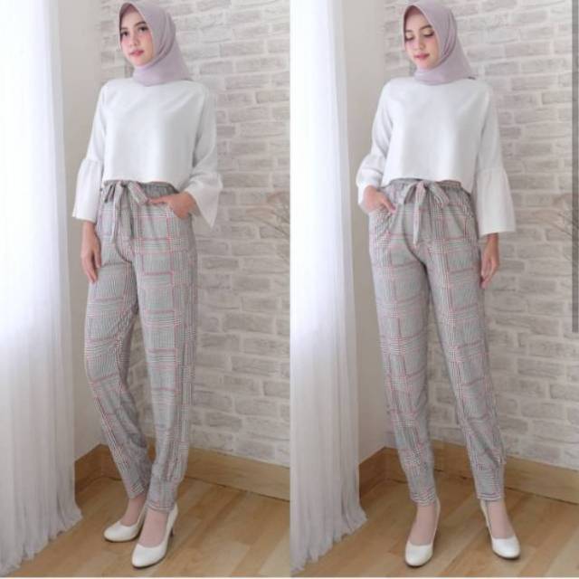 Style Celana  Training  Wanita  Hijab Cantik Kekinian 