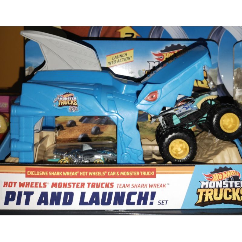 Hot wheels monster truck team shark wreak.PIT AND LAUNCHset