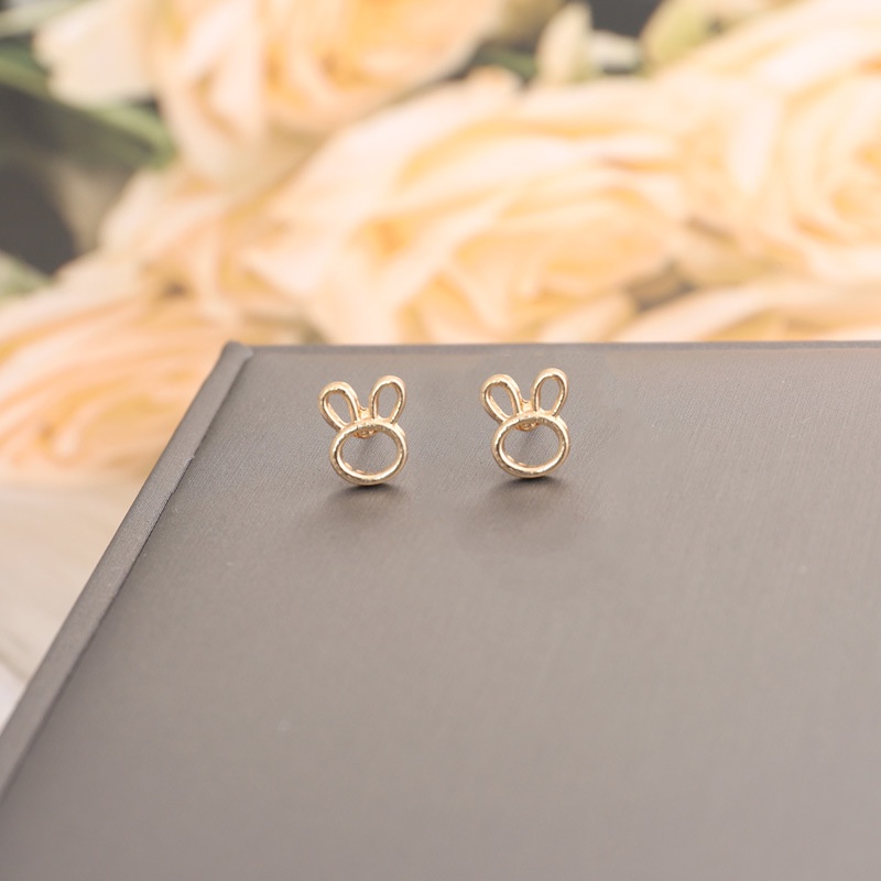 Anting Stud Mini Lapis Emas Bentuk Bintang Bulan Mahkota Kelinci Snowflake Permen Untuk Wanita