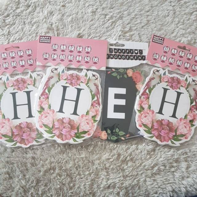 Banner  / tulisan Happy engagement / tulisan Happy wedding / bunting flag