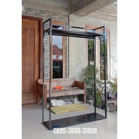 Display Toko Baju Minimalis