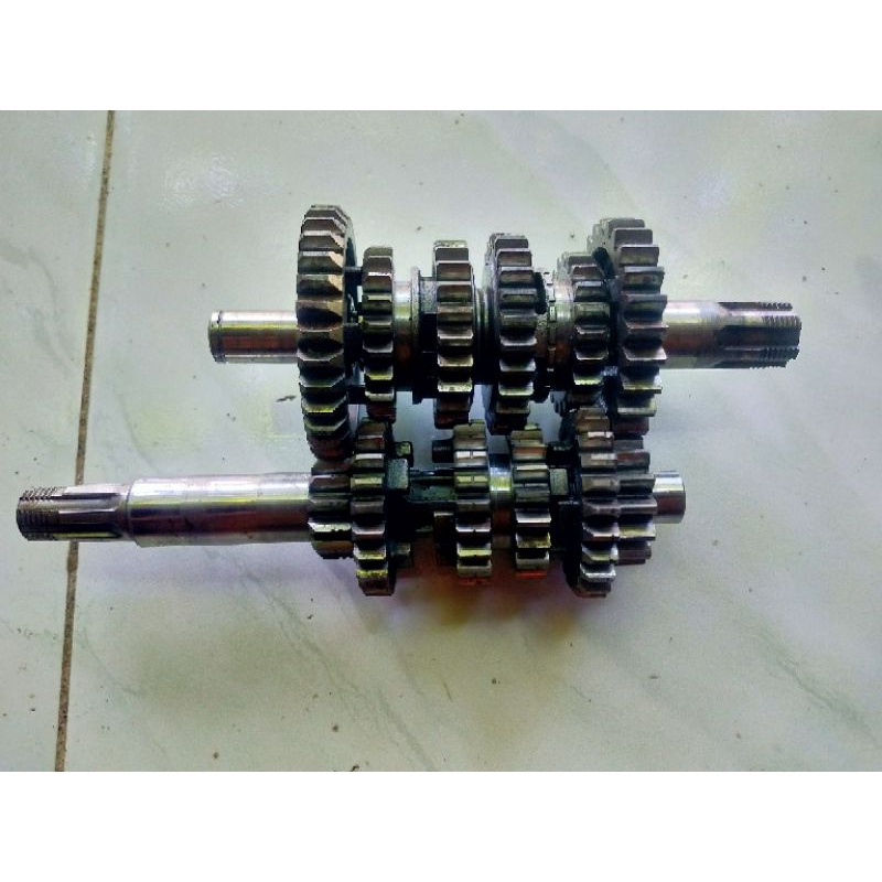 Gear Ratio Suzuki RGR150 Gear rasio suzuki rgr150 original lepasan motor