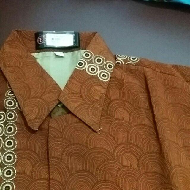 Eb Tradisional Kemeja Batik Semi Sutra Lengan Panjang Coklat Kombi