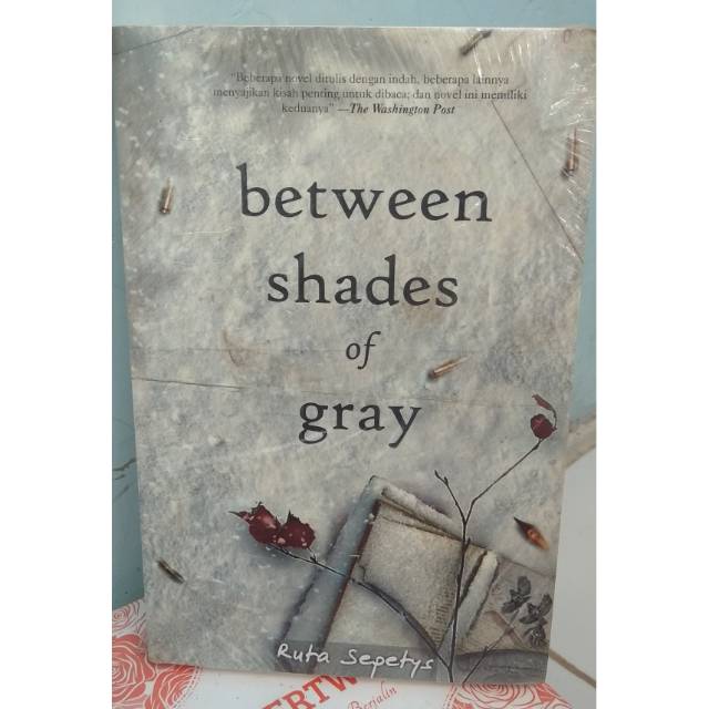 Novel BETWEEN SHADES OF GRAY