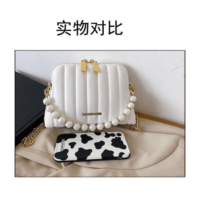 BJ71063 - BLACK/WHITE/PINK/BLUE - TAS CLUTCH RANTAI TALI MODEL KERANG MUTIARA MOTIF GARIS TAS WANITA FASHION IMPORT MODIS ELEGAN TERMURAH TERLARIS TERBARU BAGSTORE JAKARTA TAS BATAM TAS MUTIARA MODIS LT1426 JT03345 BQ3199 GT1828 EL5396