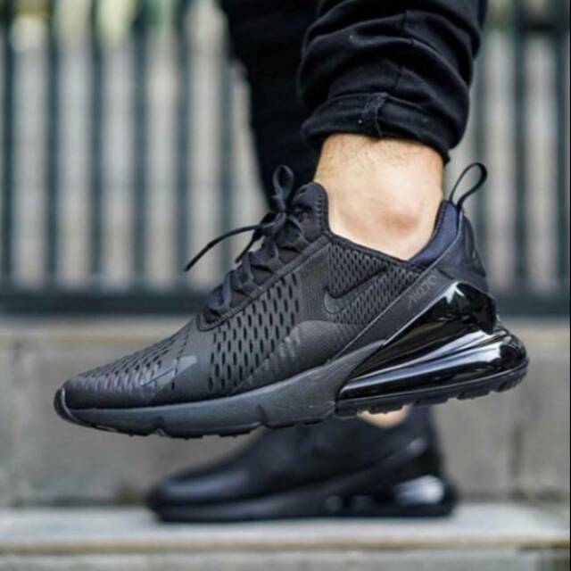 NIKE AIRMAX 270 “ Triple Black “

SALE