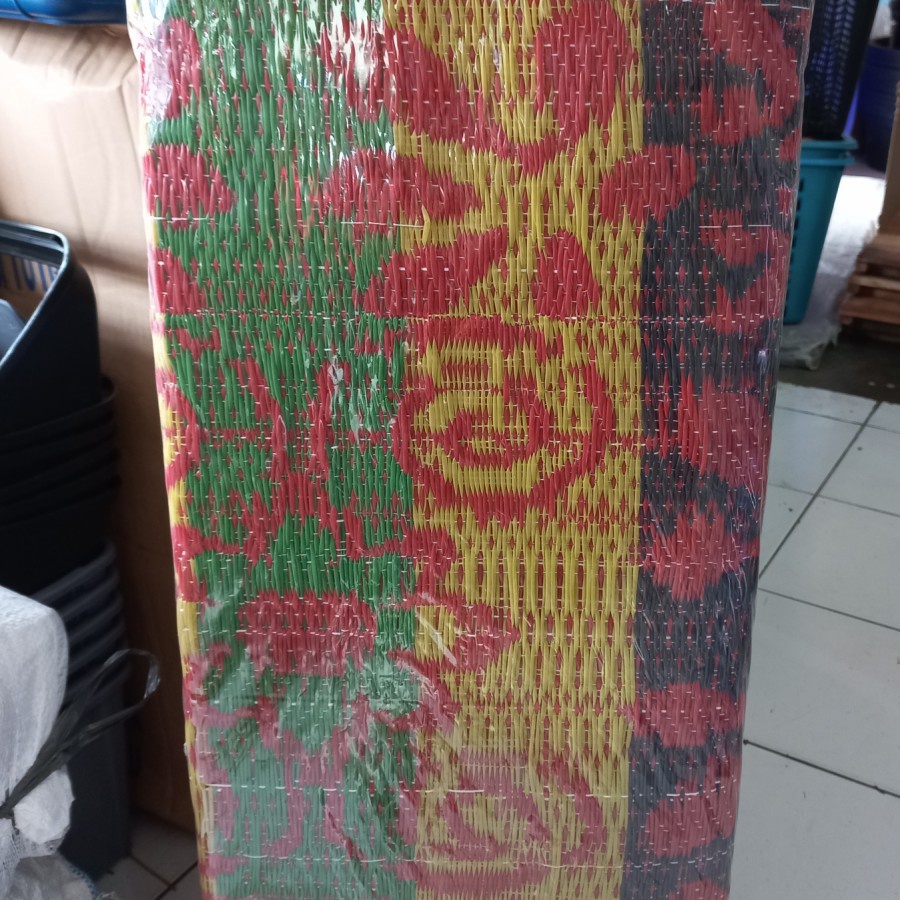 Tikar Plastik Ukuran 2x2 Meter Alas Lantai Anyam Serbaguna