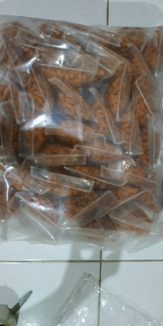 

Paket Makaroni spiral Pedas Bekasi, standing Pouch ukuran 12x20 (35 bungkus,150gr ) berat 5Kg