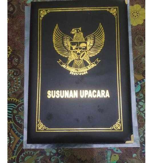 

Penjualan Terbanyak.. paket Map Upacara bahan kulit Sintetis dan slempang upacara//Harga Grosir