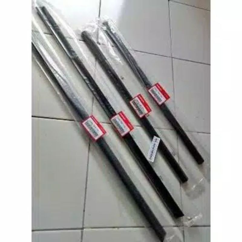 pelipit kaca Honda jazz 2008/2012
